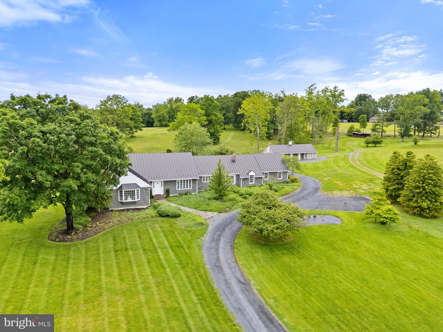 22693 ST LOUIS RD, MIDDLEBURG, Virginia 20117, 3 Bedrooms Bedrooms, ,3 BathroomsBathrooms,Residential,For sale,22693 ST LOUIS RD,VALO2098200 MLS # VALO2098200