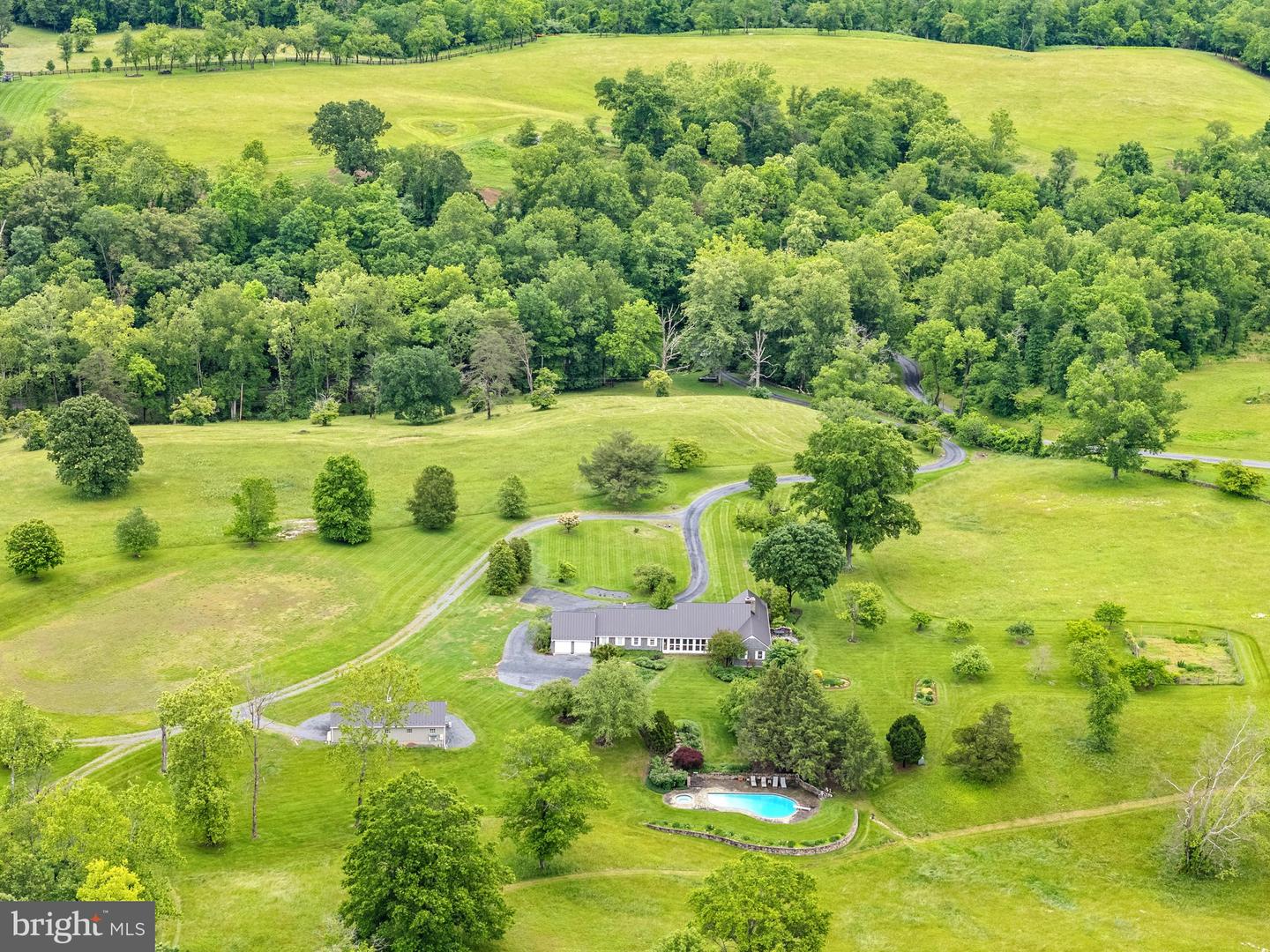 22693 ST LOUIS RD, MIDDLEBURG, Virginia 20117, 3 Bedrooms Bedrooms, ,3 BathroomsBathrooms,Residential,For sale,22693 ST LOUIS RD,VALO2098200 MLS # VALO2098200