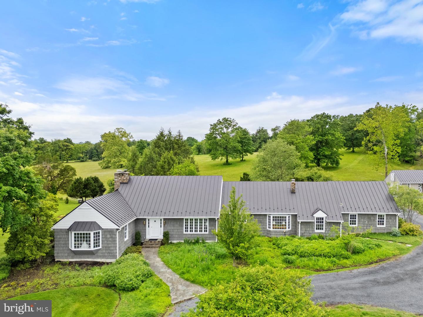 22693 ST LOUIS RD, MIDDLEBURG, Virginia 20117, 3 Bedrooms Bedrooms, ,3 BathroomsBathrooms,Residential,For sale,22693 ST LOUIS RD,VALO2098200 MLS # VALO2098200