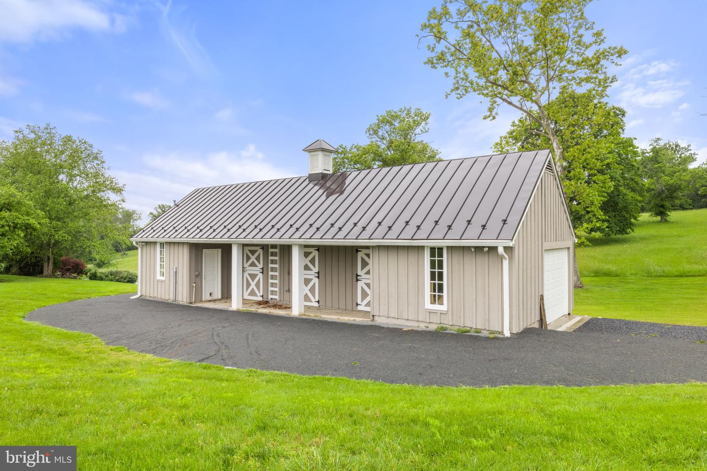 22693 ST LOUIS RD, MIDDLEBURG, Virginia 20117, 3 Bedrooms Bedrooms, ,3 BathroomsBathrooms,Residential,For sale,22693 ST LOUIS RD,VALO2098200 MLS # VALO2098200