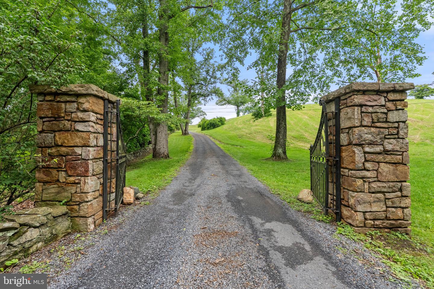 22693 ST LOUIS RD, MIDDLEBURG, Virginia 20117, 3 Bedrooms Bedrooms, ,3 BathroomsBathrooms,Residential,For sale,22693 ST LOUIS RD,VALO2098200 MLS # VALO2098200