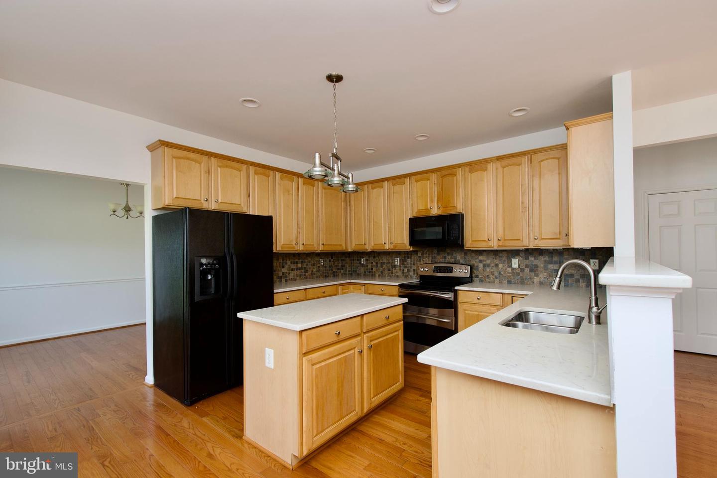 17528 OCTOBER GLORY LOOP, DUMFRIES, Virginia 22026, 4 Bedrooms Bedrooms, ,4 BathroomsBathrooms,Residential,For sale,17528 OCTOBER GLORY LOOP,VAPW2096102 MLS # VAPW2096102