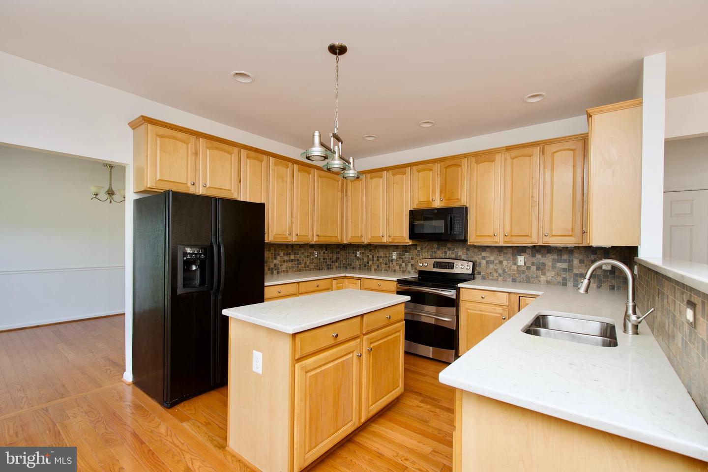 17528 OCTOBER GLORY LOOP, DUMFRIES, Virginia 22026, 4 Bedrooms Bedrooms, ,4 BathroomsBathrooms,Residential,For sale,17528 OCTOBER GLORY LOOP,VAPW2096102 MLS # VAPW2096102