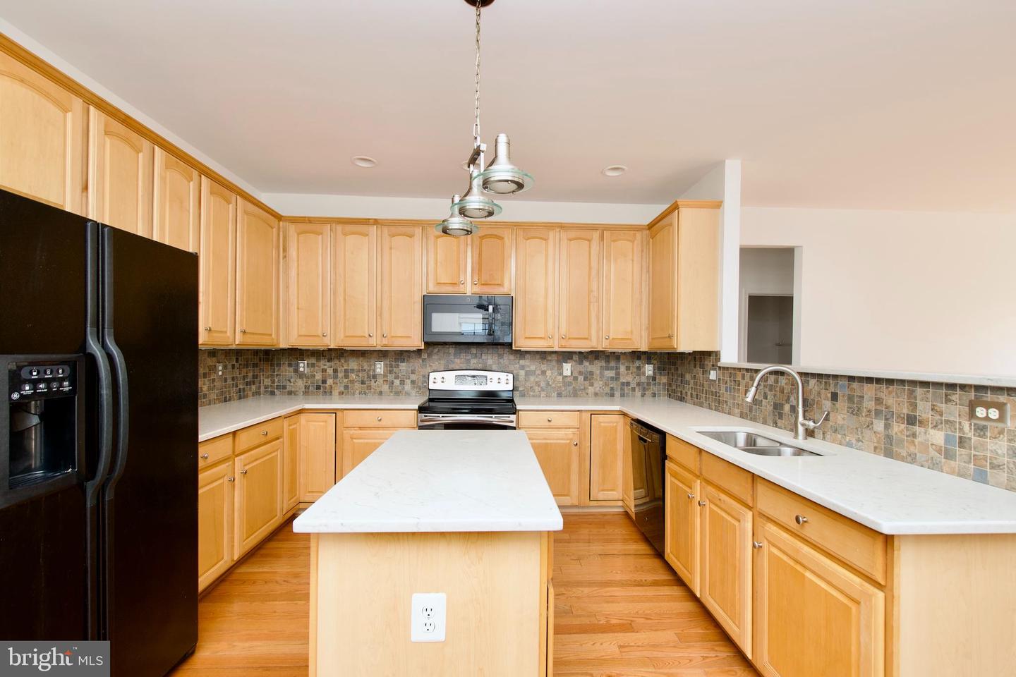17528 OCTOBER GLORY LOOP, DUMFRIES, Virginia 22026, 4 Bedrooms Bedrooms, ,4 BathroomsBathrooms,Residential,For sale,17528 OCTOBER GLORY LOOP,VAPW2096102 MLS # VAPW2096102