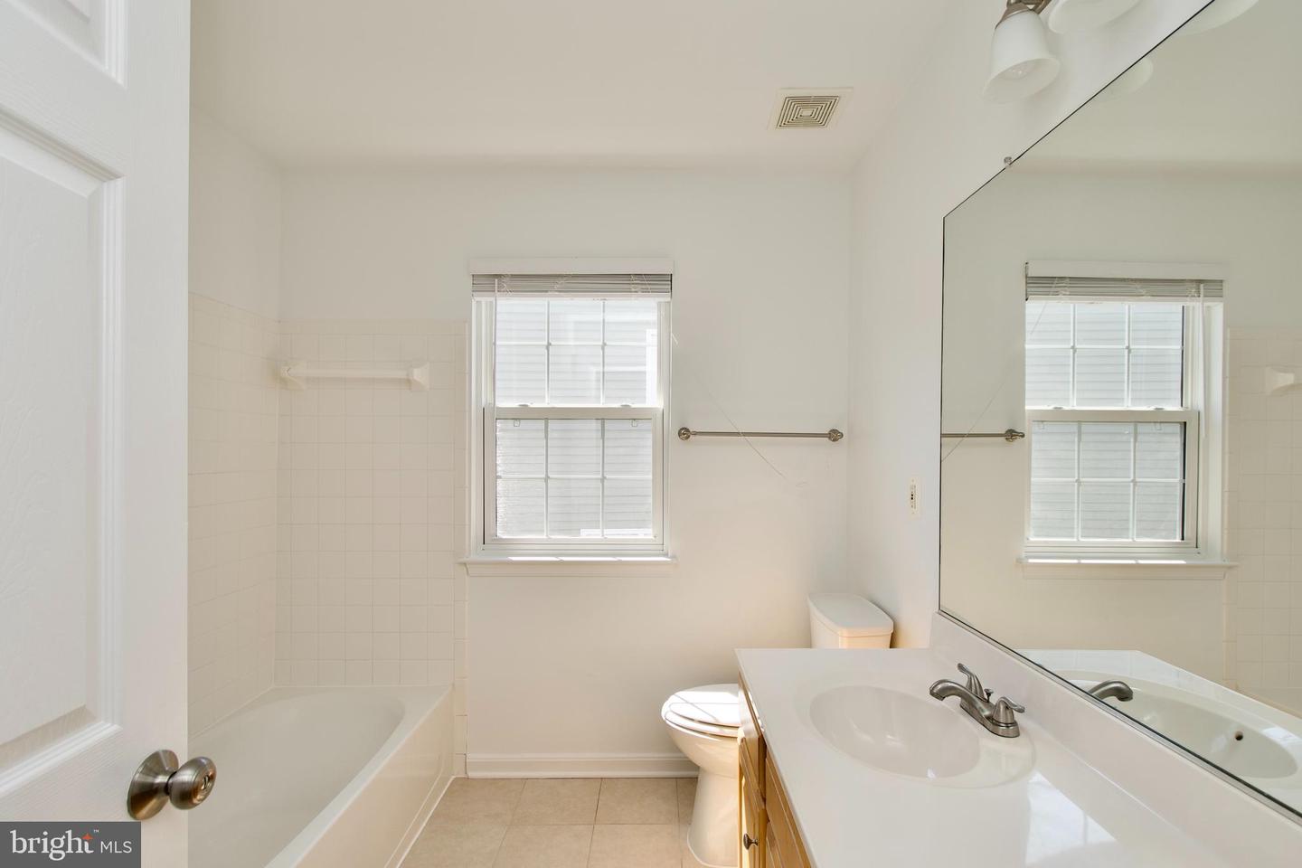 17528 OCTOBER GLORY LOOP, DUMFRIES, Virginia 22026, 4 Bedrooms Bedrooms, ,4 BathroomsBathrooms,Residential,For sale,17528 OCTOBER GLORY LOOP,VAPW2096102 MLS # VAPW2096102