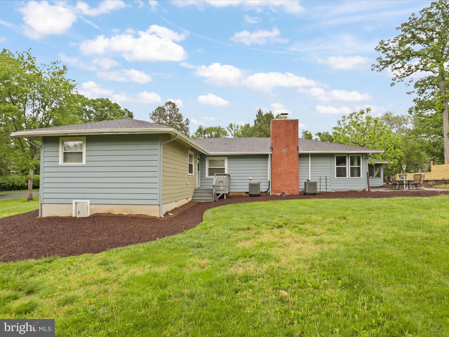 801 2ND ST, HERNDON, Virginia 20170, 5 Bedrooms Bedrooms, ,3 BathroomsBathrooms,Residential,For sale,801 2ND ST,VAFX2245000 MLS # VAFX2245000