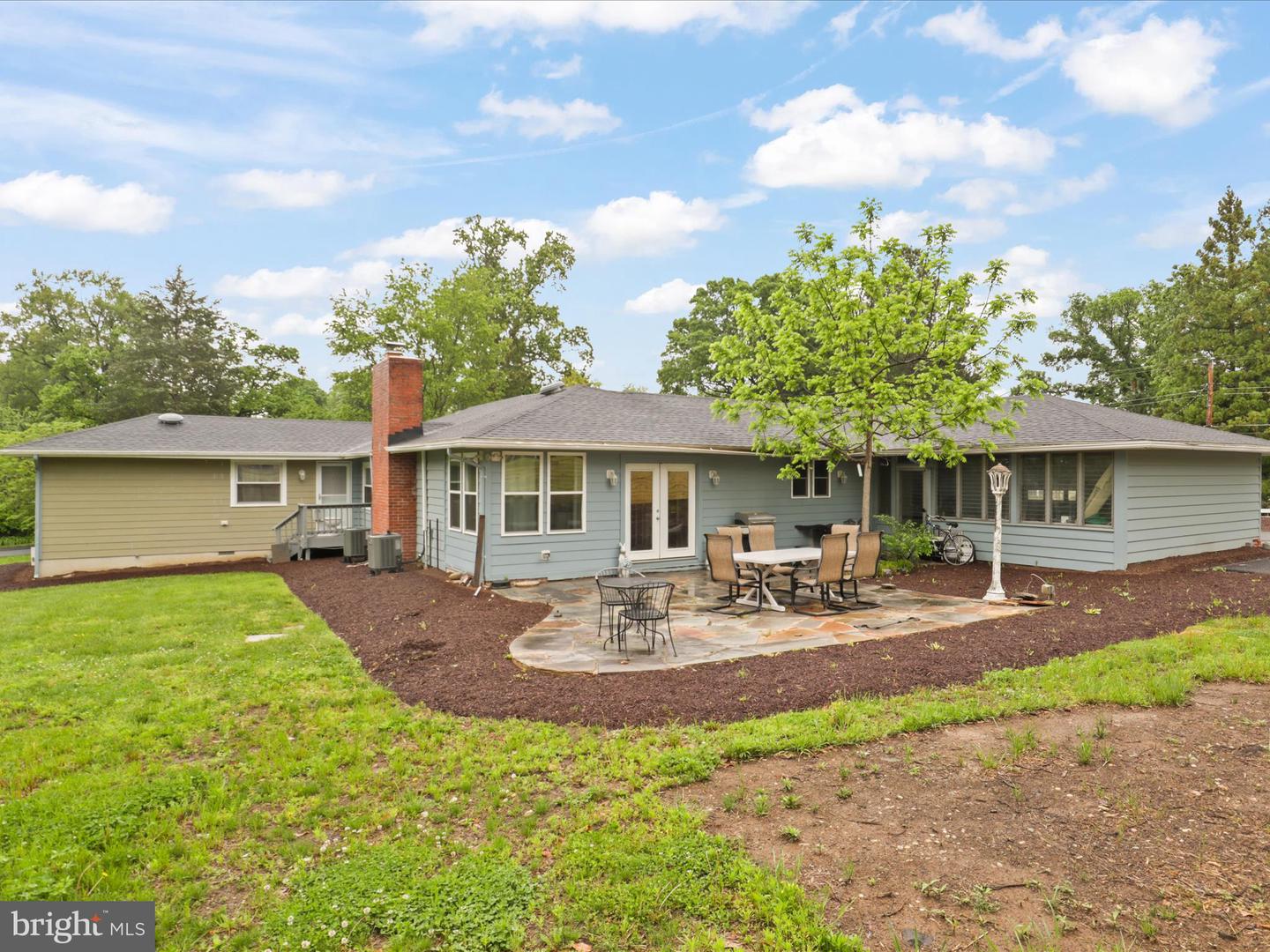 801 2ND ST, HERNDON, Virginia 20170, 5 Bedrooms Bedrooms, ,3 BathroomsBathrooms,Residential,For sale,801 2ND ST,VAFX2245000 MLS # VAFX2245000