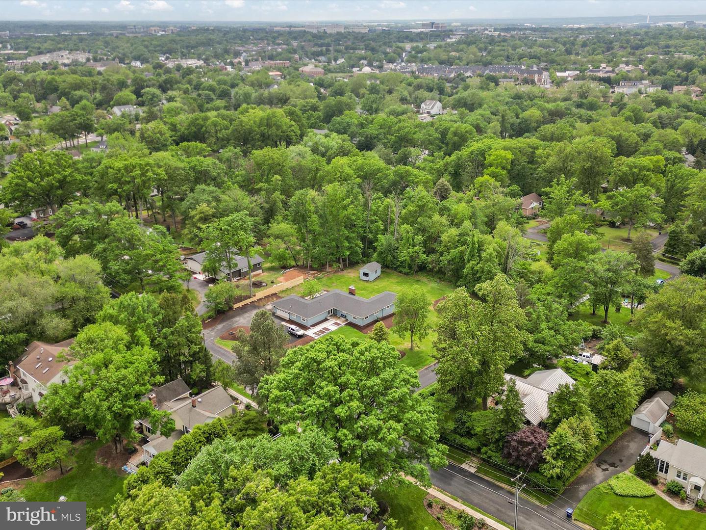 801 2ND ST, HERNDON, Virginia 20170, 5 Bedrooms Bedrooms, ,3 BathroomsBathrooms,Residential,For sale,801 2ND ST,VAFX2245000 MLS # VAFX2245000