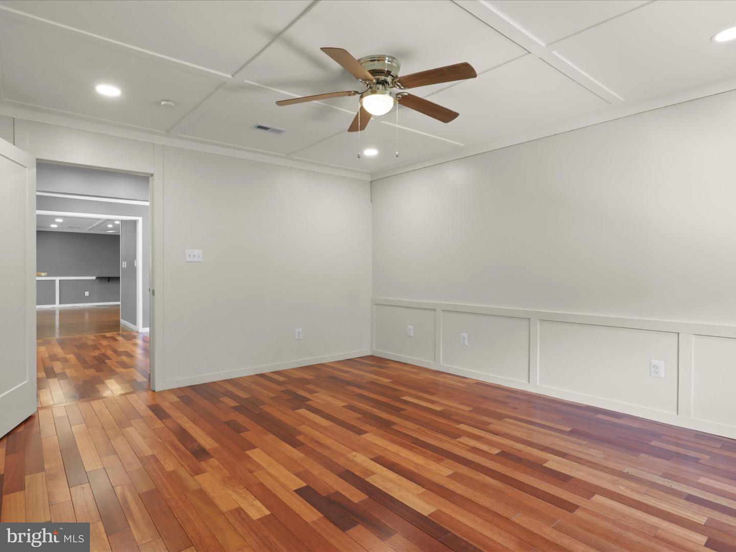 801 2ND ST, HERNDON, Virginia 20170, 5 Bedrooms Bedrooms, ,3 BathroomsBathrooms,Residential,For sale,801 2ND ST,VAFX2245000 MLS # VAFX2245000