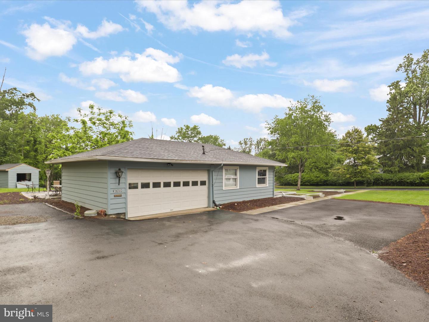 801 2ND ST, HERNDON, Virginia 20170, 5 Bedrooms Bedrooms, ,3 BathroomsBathrooms,Residential,For sale,801 2ND ST,VAFX2245000 MLS # VAFX2245000