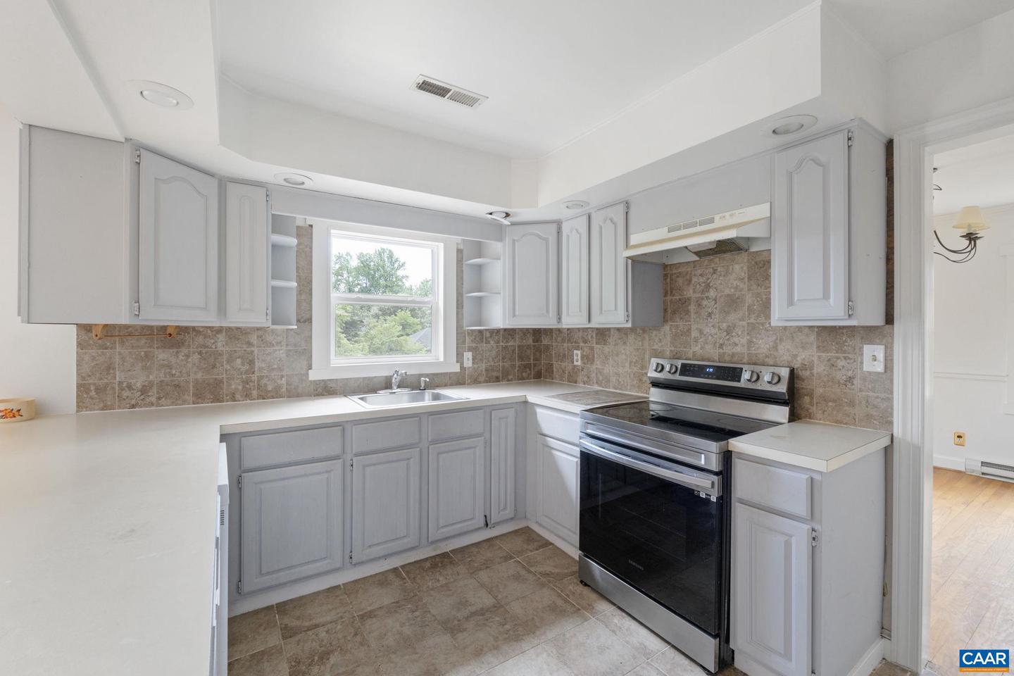 104 CHAUCER RD, CHARLOTTESVILLE, Virginia 22901, 4 Bedrooms Bedrooms, ,3 BathroomsBathrooms,Residential,For sale,104 CHAUCER RD,665301 MLS # 665301