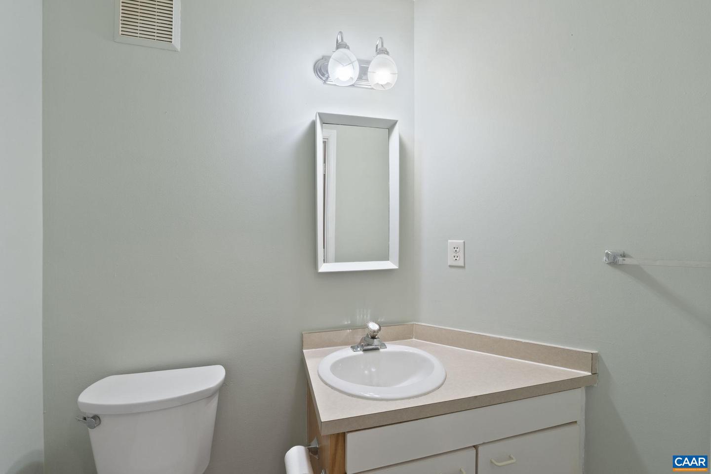 1248 CLIFDEN GREENE, CHARLOTTESVILLE, Virginia 22901, 2 Bedrooms Bedrooms, ,1 BathroomBathrooms,Residential,For sale,1248 CLIFDEN GREENE,665312 MLS # 665312
