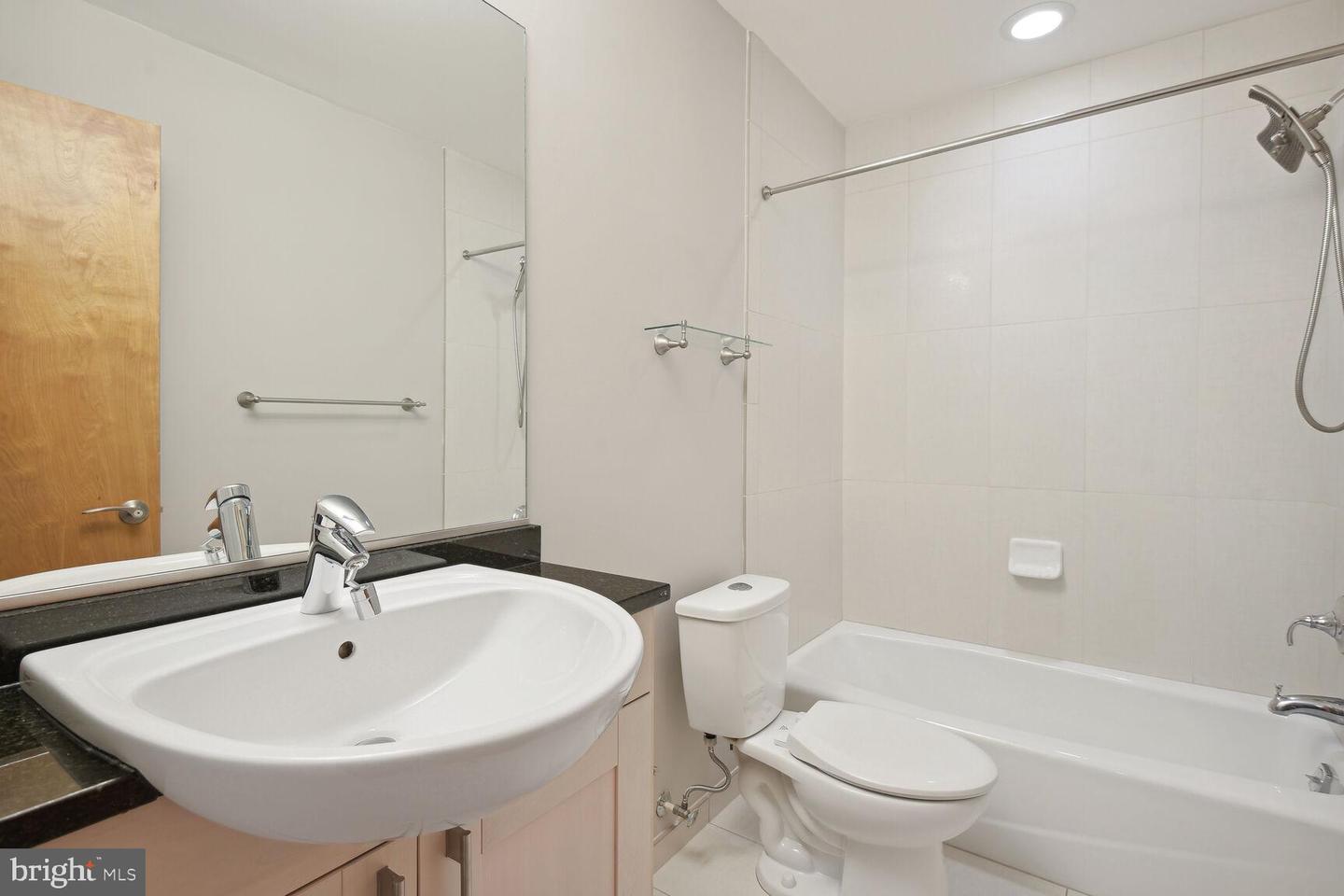 241 R ST NE #A, WASHINGTON, District Of Columbia 20002, 3 Bedrooms Bedrooms, ,2 BathroomsBathrooms,Residential,For sale,241 R ST NE #A,DCDC2203304 MLS # DCDC2203304