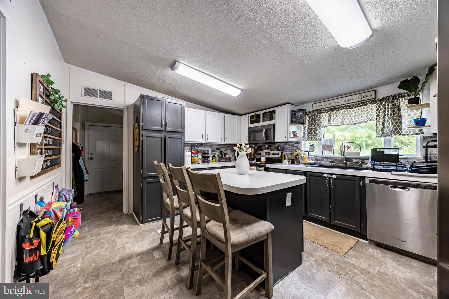 10452 WILHOITS MILL RD, BARBOURSVILLE, Virginia 22923, 4 Bedrooms Bedrooms, 10 Rooms Rooms,2 BathroomsBathrooms,Residential,For sale,10452 WILHOITS MILL RD,VAGR2000722 MLS # VAGR2000722
