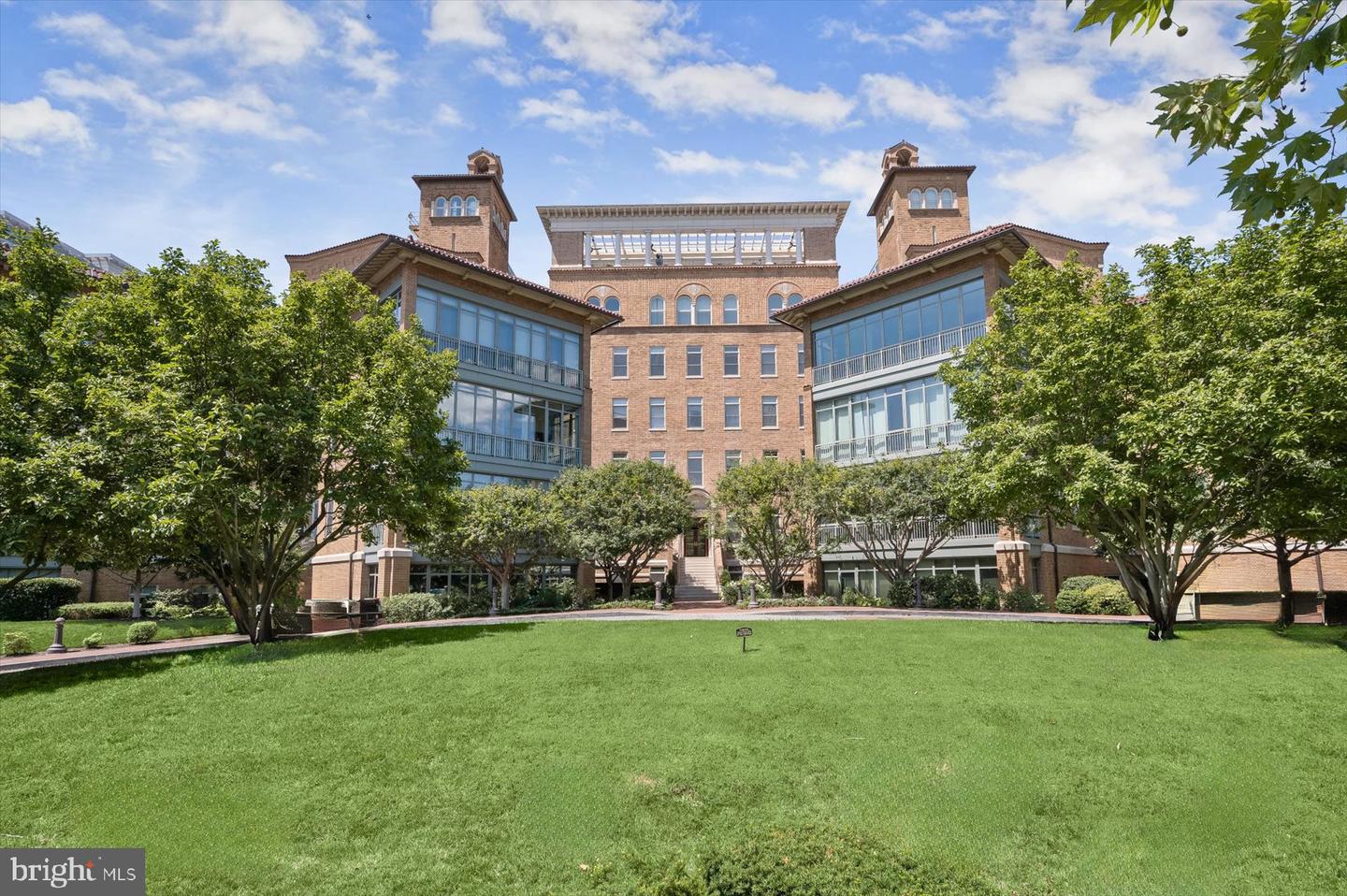 2425 L ST NW #623, WASHINGTON, District Of Columbia 20037, 3 Bedrooms Bedrooms, ,2 BathroomsBathrooms,Residential,For sale,2425 L ST NW #623,DCDC2203074 MLS # DCDC2203074