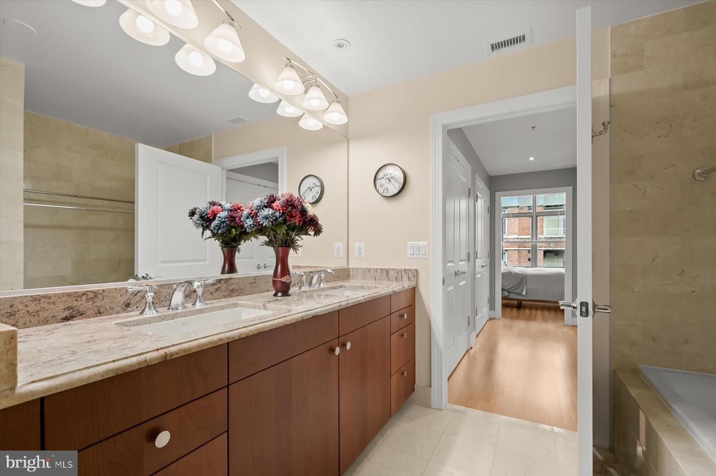 2425 L ST NW #623, WASHINGTON, District Of Columbia 20037, 3 Bedrooms Bedrooms, ,2 BathroomsBathrooms,Residential,For sale,2425 L ST NW #623,DCDC2203074 MLS # DCDC2203074