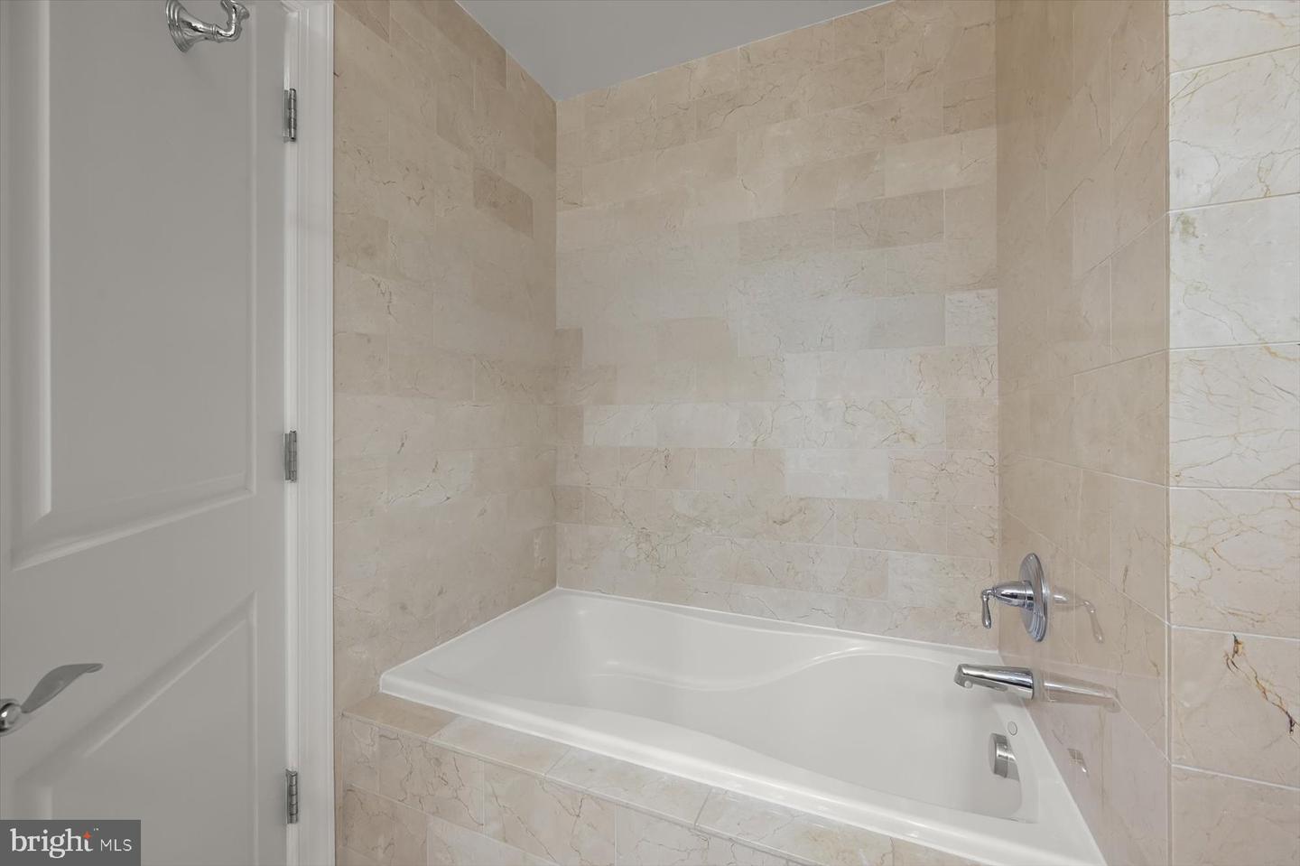 2425 L ST NW #623, WASHINGTON, District Of Columbia 20037, 3 Bedrooms Bedrooms, ,2 BathroomsBathrooms,Residential,For sale,2425 L ST NW #623,DCDC2203074 MLS # DCDC2203074