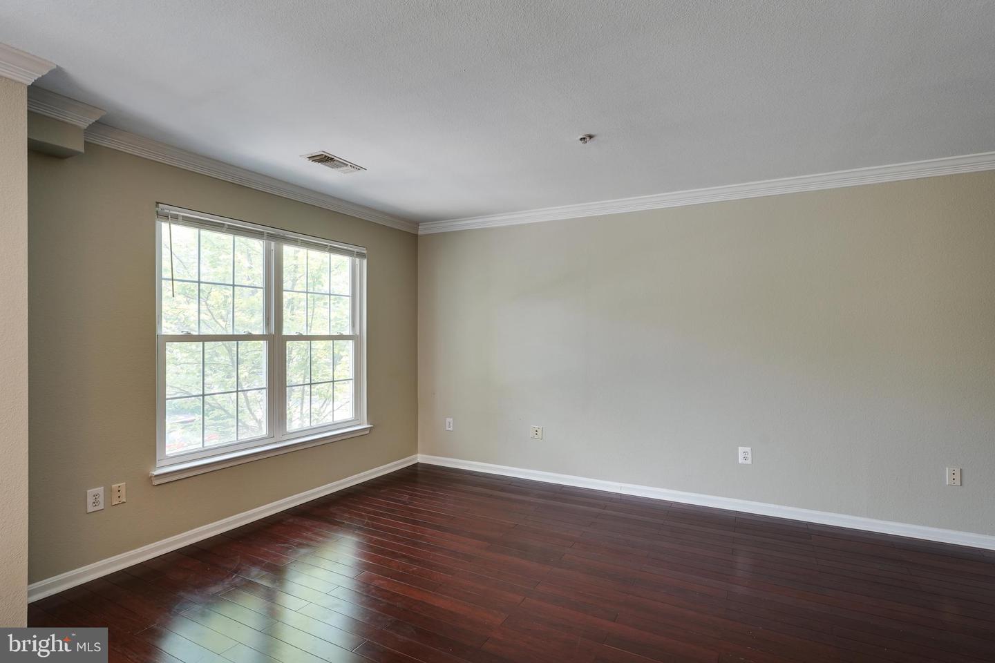 4618 SUPERIOR SQ #4618, FAIRFAX, Virginia 22033, 2 Bedrooms Bedrooms, ,2 BathroomsBathrooms,Residential,For sale,4618 SUPERIOR SQ #4618,VAFX2244322 MLS # VAFX2244322