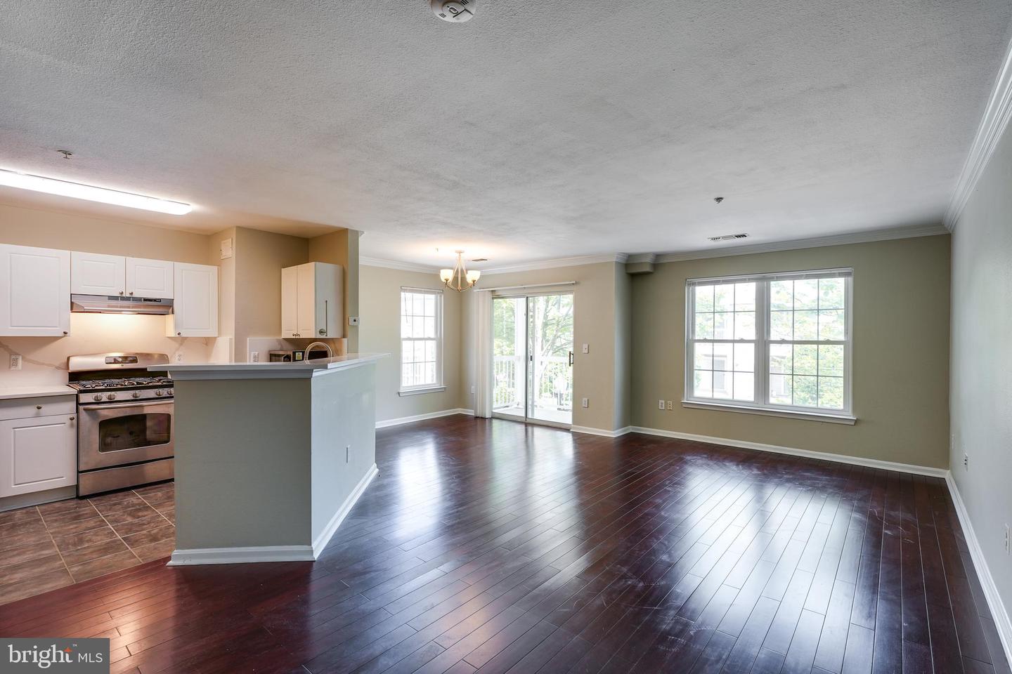 4618 SUPERIOR SQ #4618, FAIRFAX, Virginia 22033, 2 Bedrooms Bedrooms, ,2 BathroomsBathrooms,Residential,For sale,4618 SUPERIOR SQ #4618,VAFX2244322 MLS # VAFX2244322