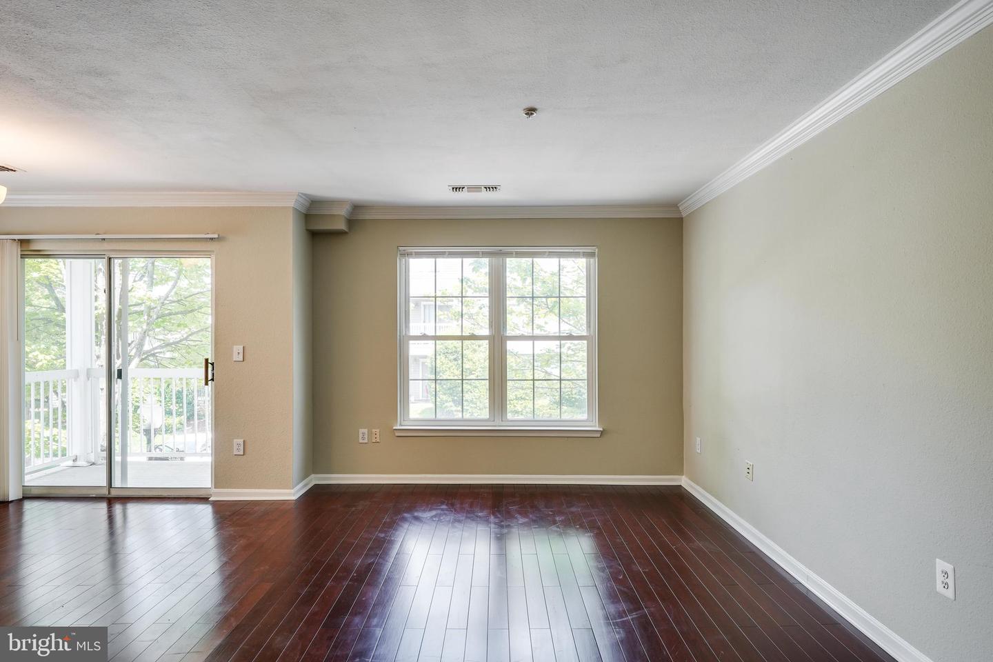 4618 SUPERIOR SQ #4618, FAIRFAX, Virginia 22033, 2 Bedrooms Bedrooms, ,2 BathroomsBathrooms,Residential,For sale,4618 SUPERIOR SQ #4618,VAFX2244322 MLS # VAFX2244322