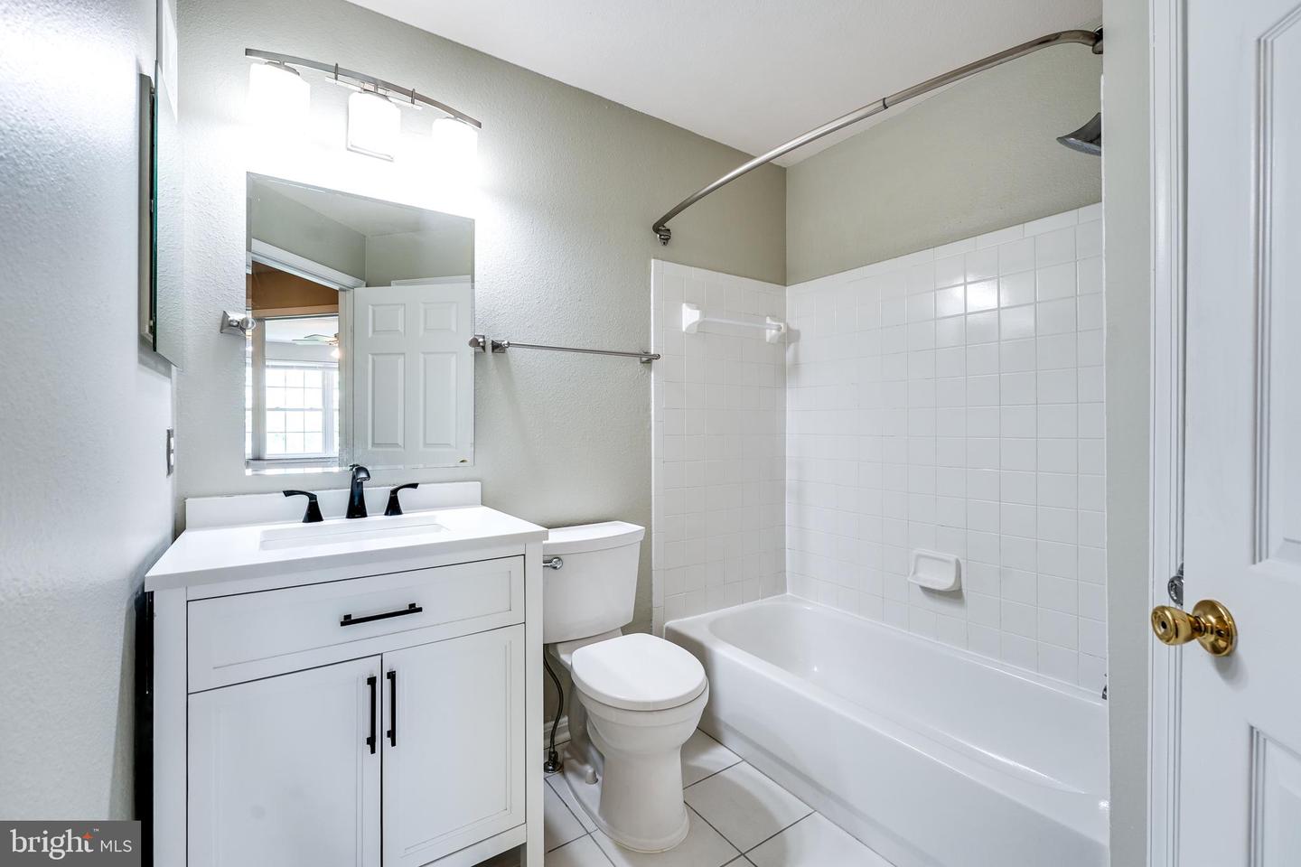 4618 SUPERIOR SQ #4618, FAIRFAX, Virginia 22033, 2 Bedrooms Bedrooms, ,2 BathroomsBathrooms,Residential,For sale,4618 SUPERIOR SQ #4618,VAFX2244322 MLS # VAFX2244322