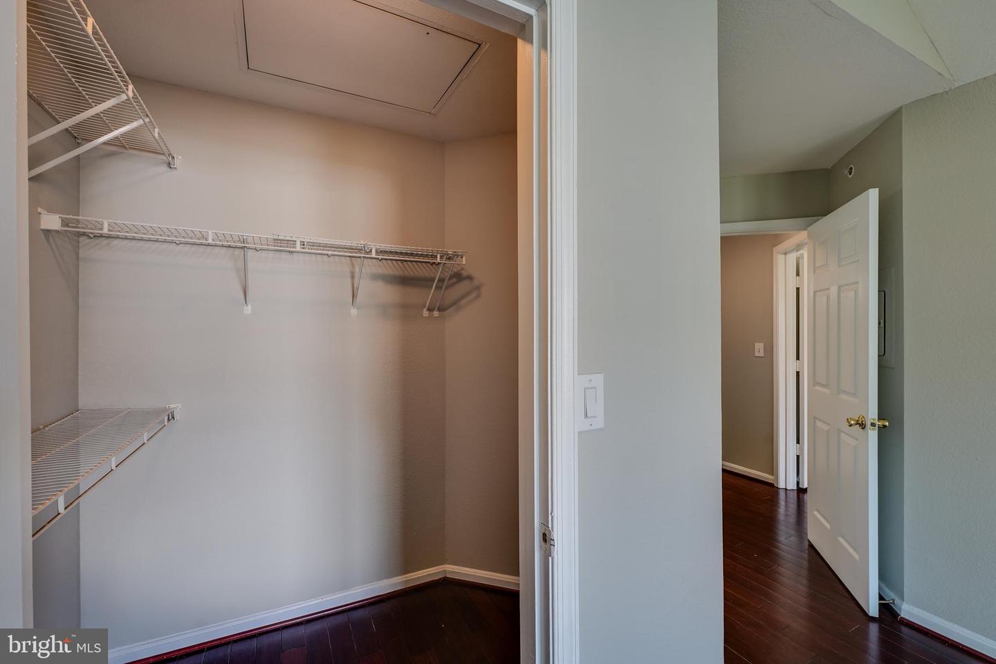 4618 SUPERIOR SQ #4618, FAIRFAX, Virginia 22033, 2 Bedrooms Bedrooms, ,2 BathroomsBathrooms,Residential,For sale,4618 SUPERIOR SQ #4618,VAFX2244322 MLS # VAFX2244322