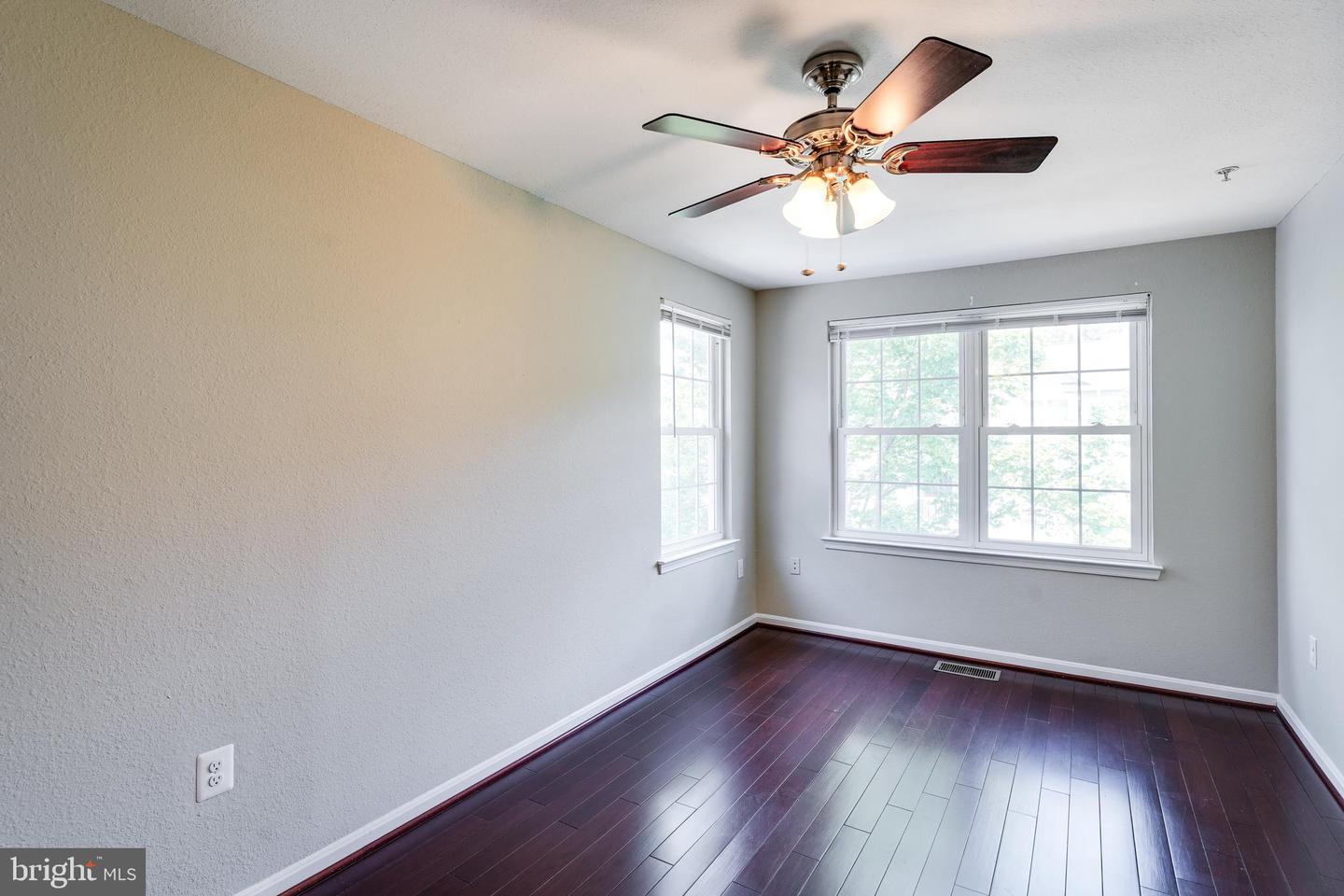 4618 SUPERIOR SQ #4618, FAIRFAX, Virginia 22033, 2 Bedrooms Bedrooms, ,2 BathroomsBathrooms,Residential,For sale,4618 SUPERIOR SQ #4618,VAFX2244322 MLS # VAFX2244322
