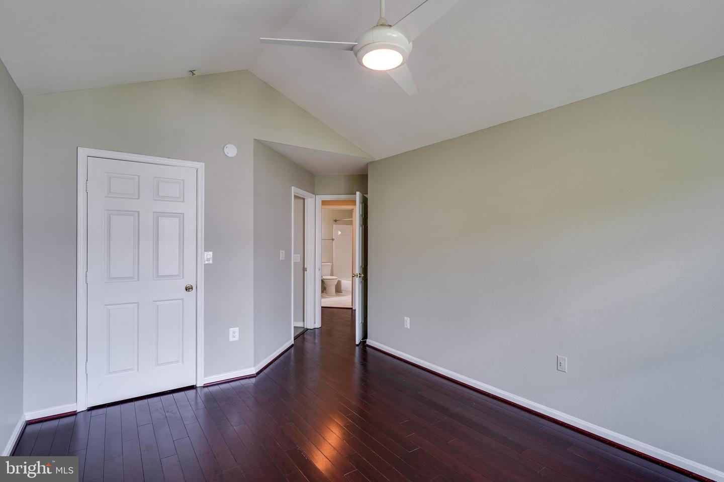 4618 SUPERIOR SQ #4618, FAIRFAX, Virginia 22033, 2 Bedrooms Bedrooms, ,2 BathroomsBathrooms,Residential,For sale,4618 SUPERIOR SQ #4618,VAFX2244322 MLS # VAFX2244322