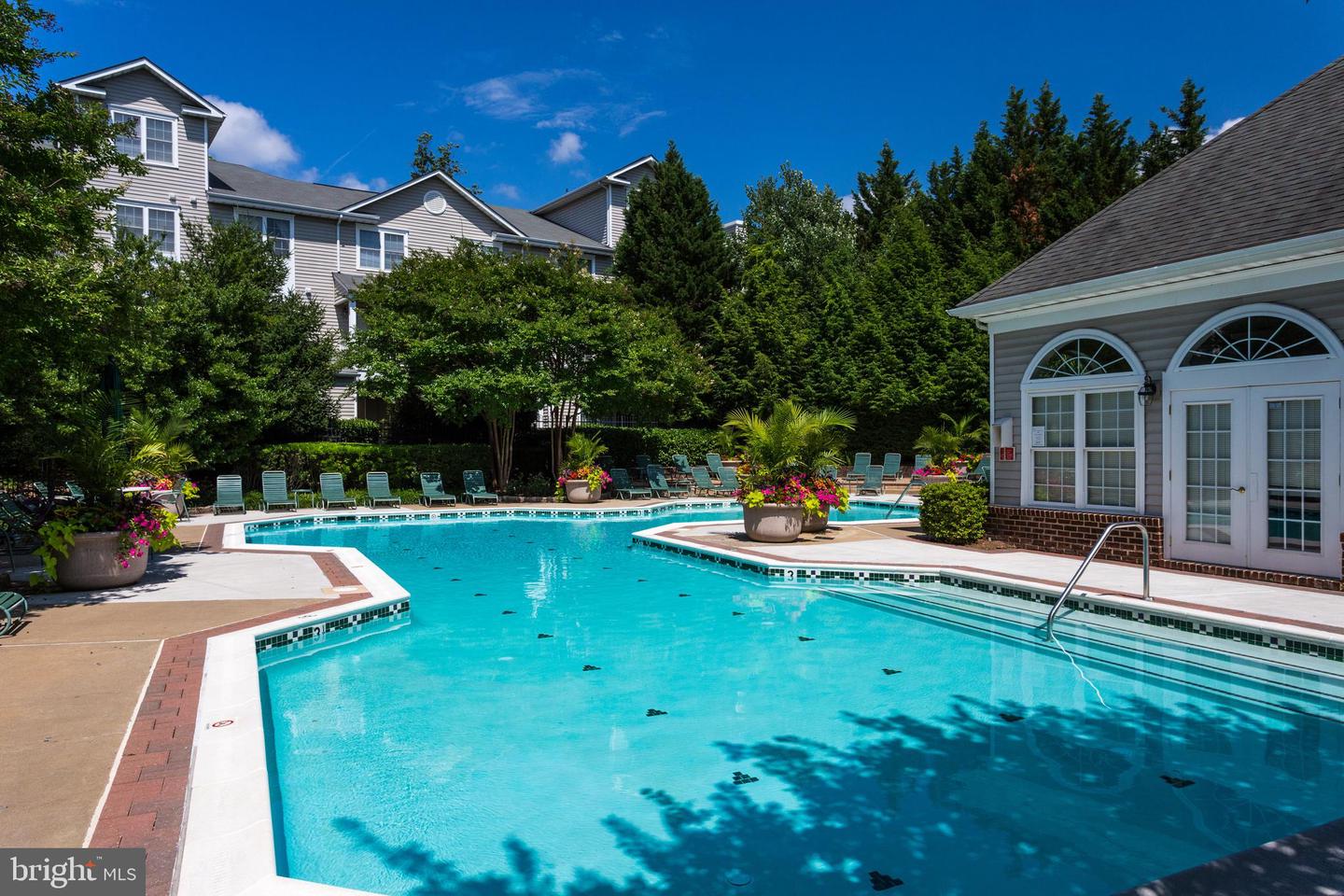 4618 SUPERIOR SQ #4618, FAIRFAX, Virginia 22033, 2 Bedrooms Bedrooms, ,2 BathroomsBathrooms,Residential,For sale,4618 SUPERIOR SQ #4618,VAFX2244322 MLS # VAFX2244322