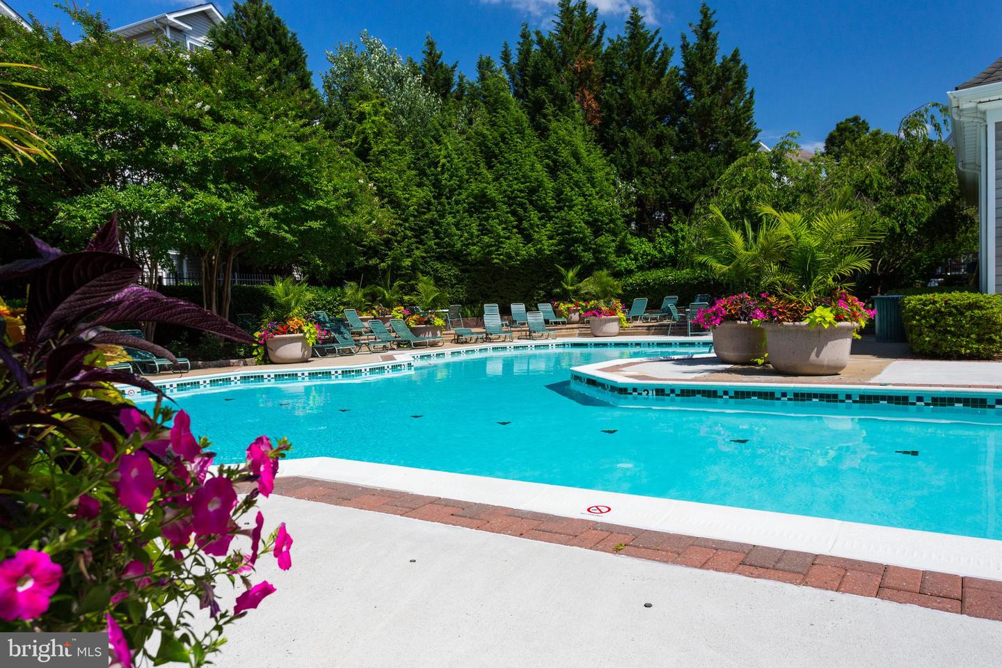 4618 SUPERIOR SQ #4618, FAIRFAX, Virginia 22033, 2 Bedrooms Bedrooms, ,2 BathroomsBathrooms,Residential,For sale,4618 SUPERIOR SQ #4618,VAFX2244322 MLS # VAFX2244322