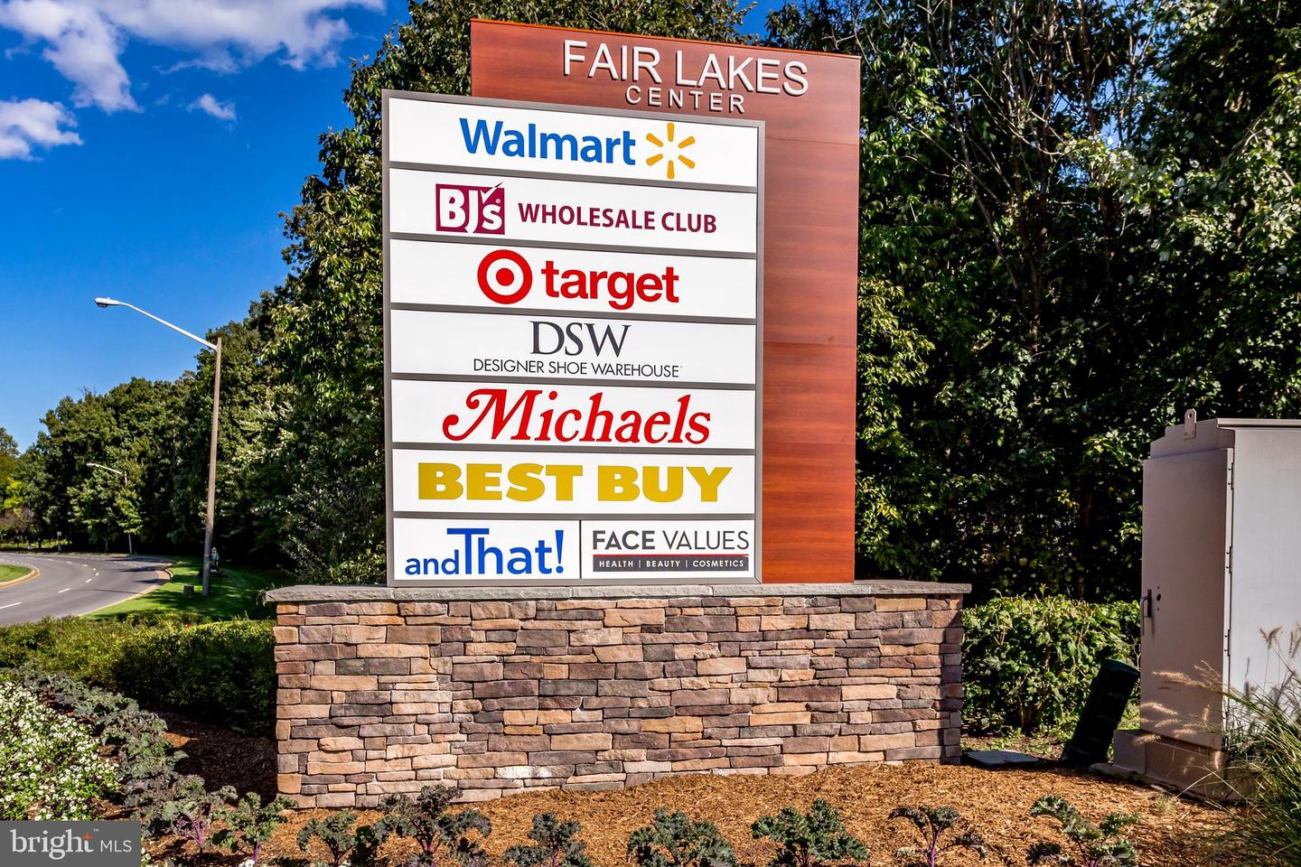 4618 SUPERIOR SQ #4618, FAIRFAX, Virginia 22033, 2 Bedrooms Bedrooms, ,2 BathroomsBathrooms,Residential,For sale,4618 SUPERIOR SQ #4618,VAFX2244322 MLS # VAFX2244322