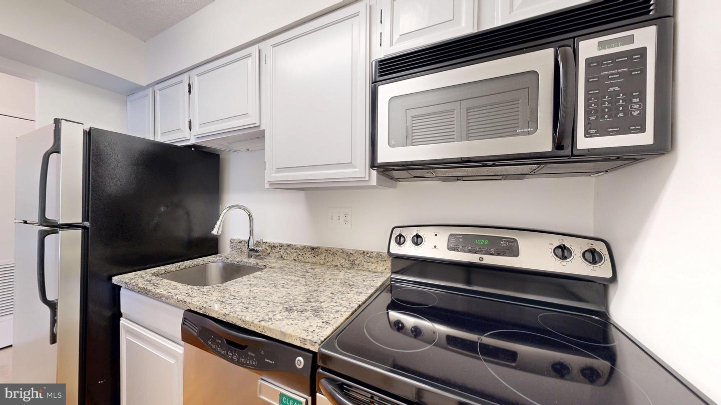 1808 OLD MEADOW RD #1015, MCLEAN, Virginia 22102, 2 Bedrooms Bedrooms, ,2 BathroomsBathrooms,Residential,For sale,1808 OLD MEADOW RD #1015,VAFX2244420 MLS # VAFX2244420