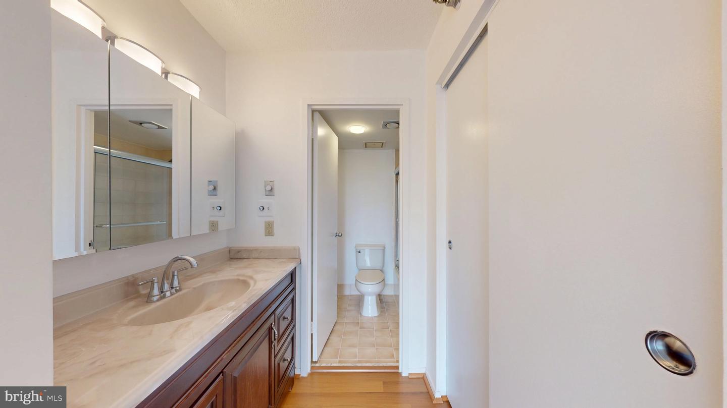 1808 OLD MEADOW RD #1015, MCLEAN, Virginia 22102, 2 Bedrooms Bedrooms, ,2 BathroomsBathrooms,Residential,For sale,1808 OLD MEADOW RD #1015,VAFX2244420 MLS # VAFX2244420