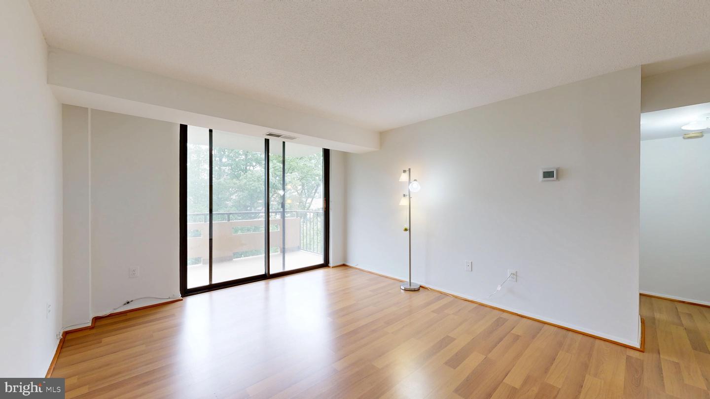 1808 OLD MEADOW RD #1015, MCLEAN, Virginia 22102, 2 Bedrooms Bedrooms, ,2 BathroomsBathrooms,Residential,For sale,1808 OLD MEADOW RD #1015,VAFX2244420 MLS # VAFX2244420