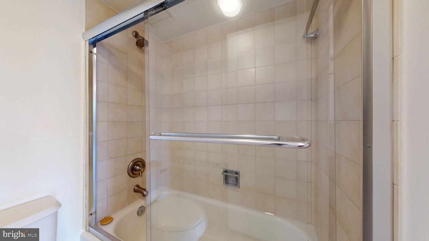 1808 OLD MEADOW RD #1015, MCLEAN, Virginia 22102, 2 Bedrooms Bedrooms, ,2 BathroomsBathrooms,Residential,For sale,1808 OLD MEADOW RD #1015,VAFX2244420 MLS # VAFX2244420