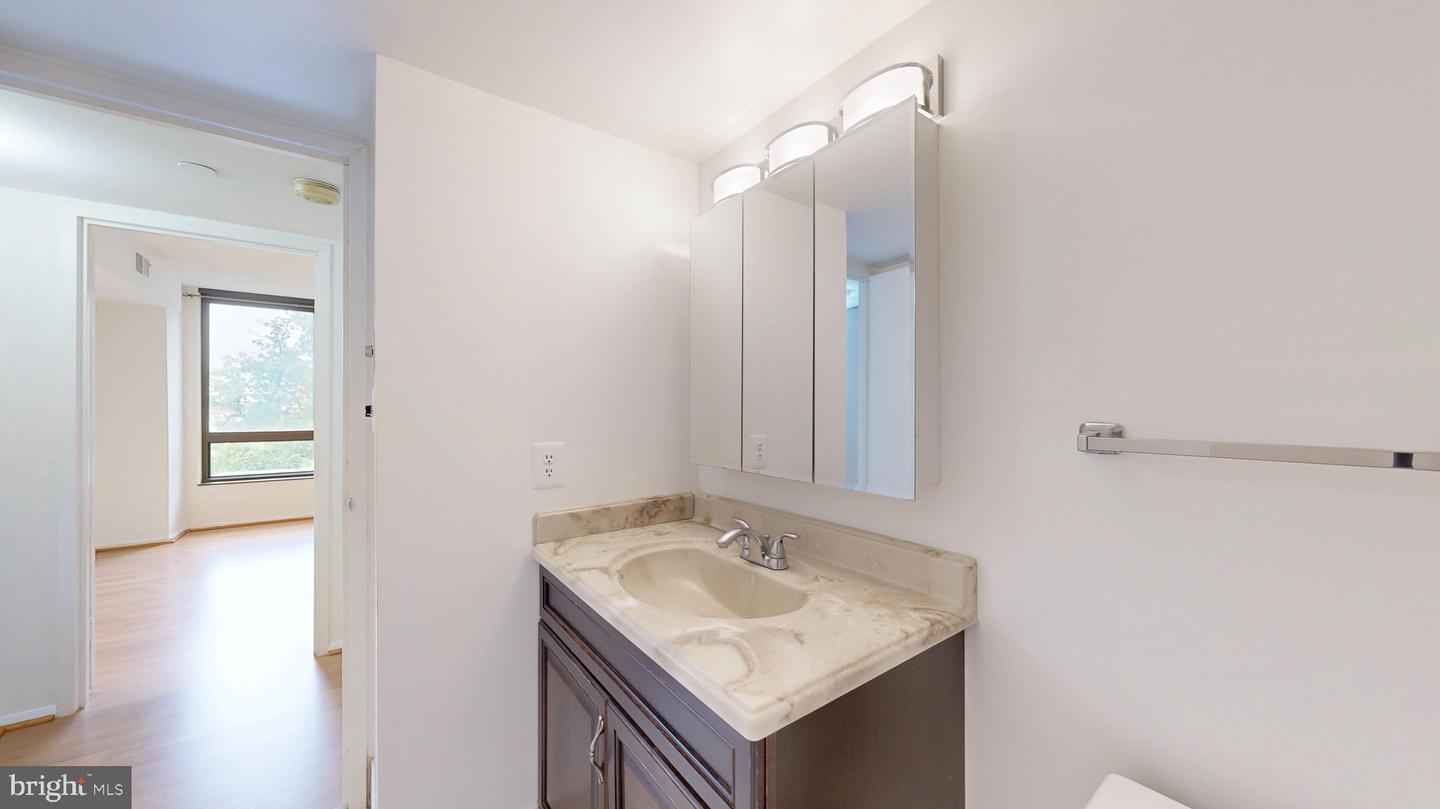 1808 OLD MEADOW RD #1015, MCLEAN, Virginia 22102, 2 Bedrooms Bedrooms, ,2 BathroomsBathrooms,Residential,For sale,1808 OLD MEADOW RD #1015,VAFX2244420 MLS # VAFX2244420