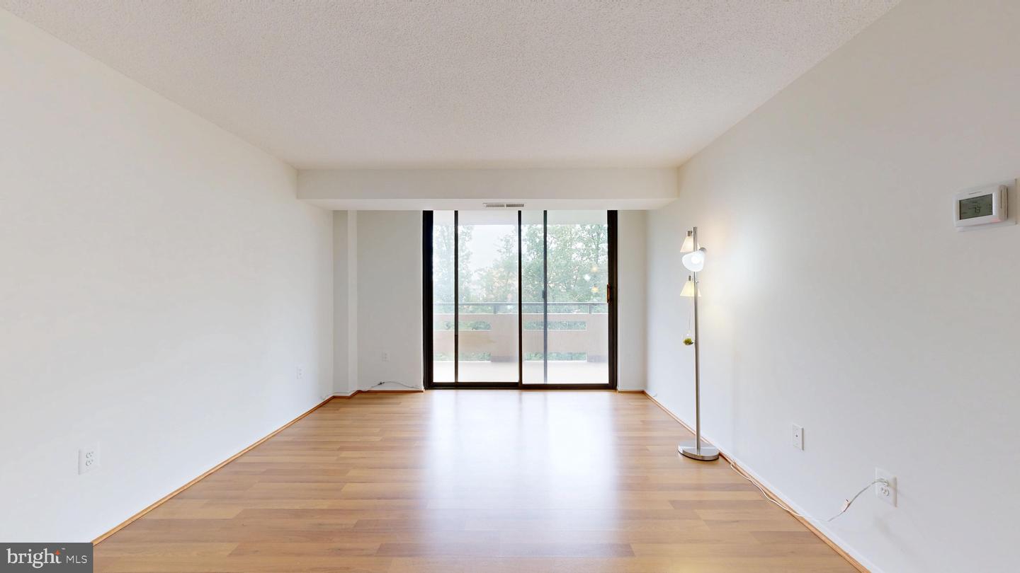 1808 OLD MEADOW RD #1015, MCLEAN, Virginia 22102, 2 Bedrooms Bedrooms, ,2 BathroomsBathrooms,Residential,For sale,1808 OLD MEADOW RD #1015,VAFX2244420 MLS # VAFX2244420