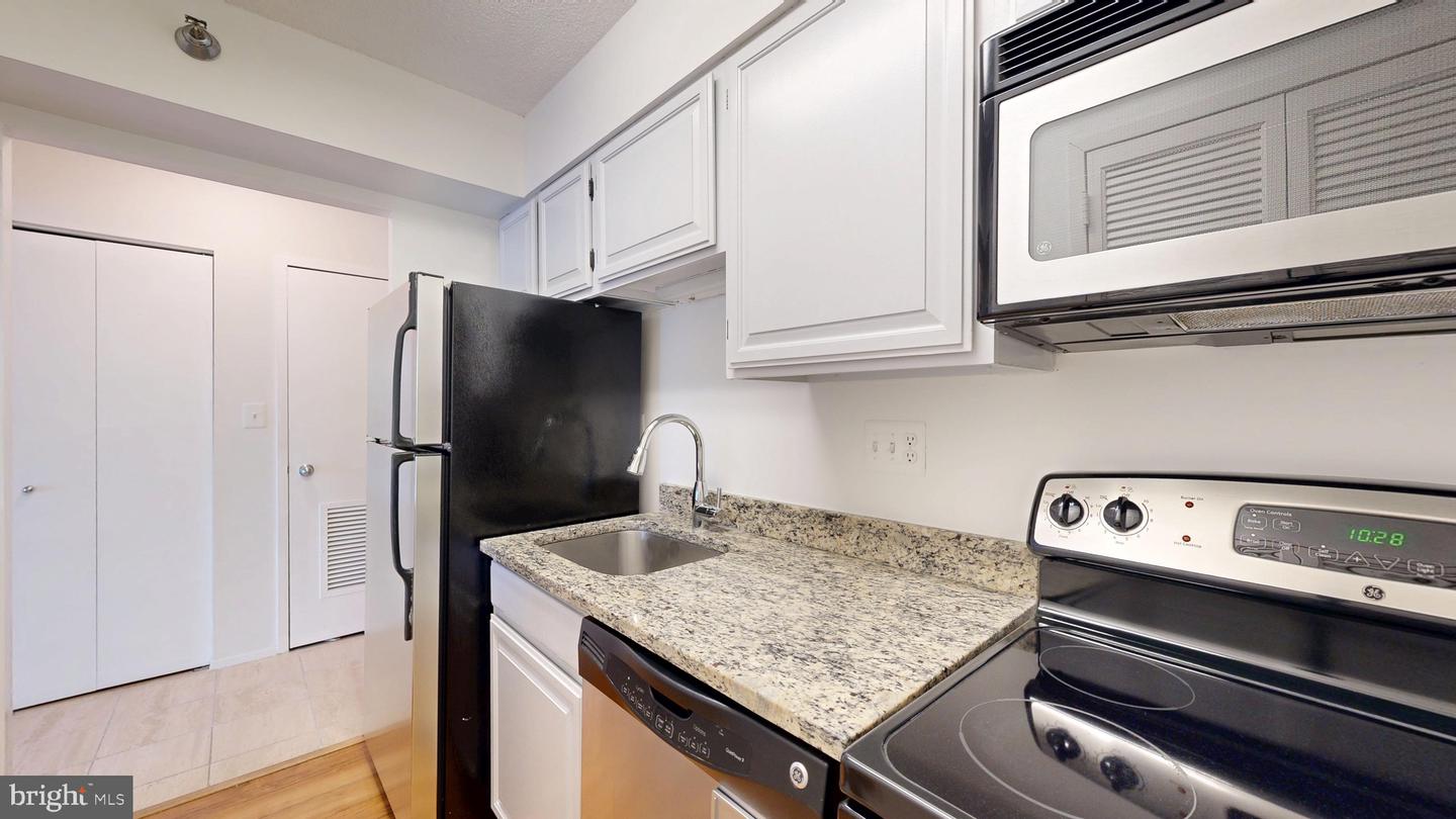1808 OLD MEADOW RD #1015, MCLEAN, Virginia 22102, 2 Bedrooms Bedrooms, ,2 BathroomsBathrooms,Residential,For sale,1808 OLD MEADOW RD #1015,VAFX2244420 MLS # VAFX2244420