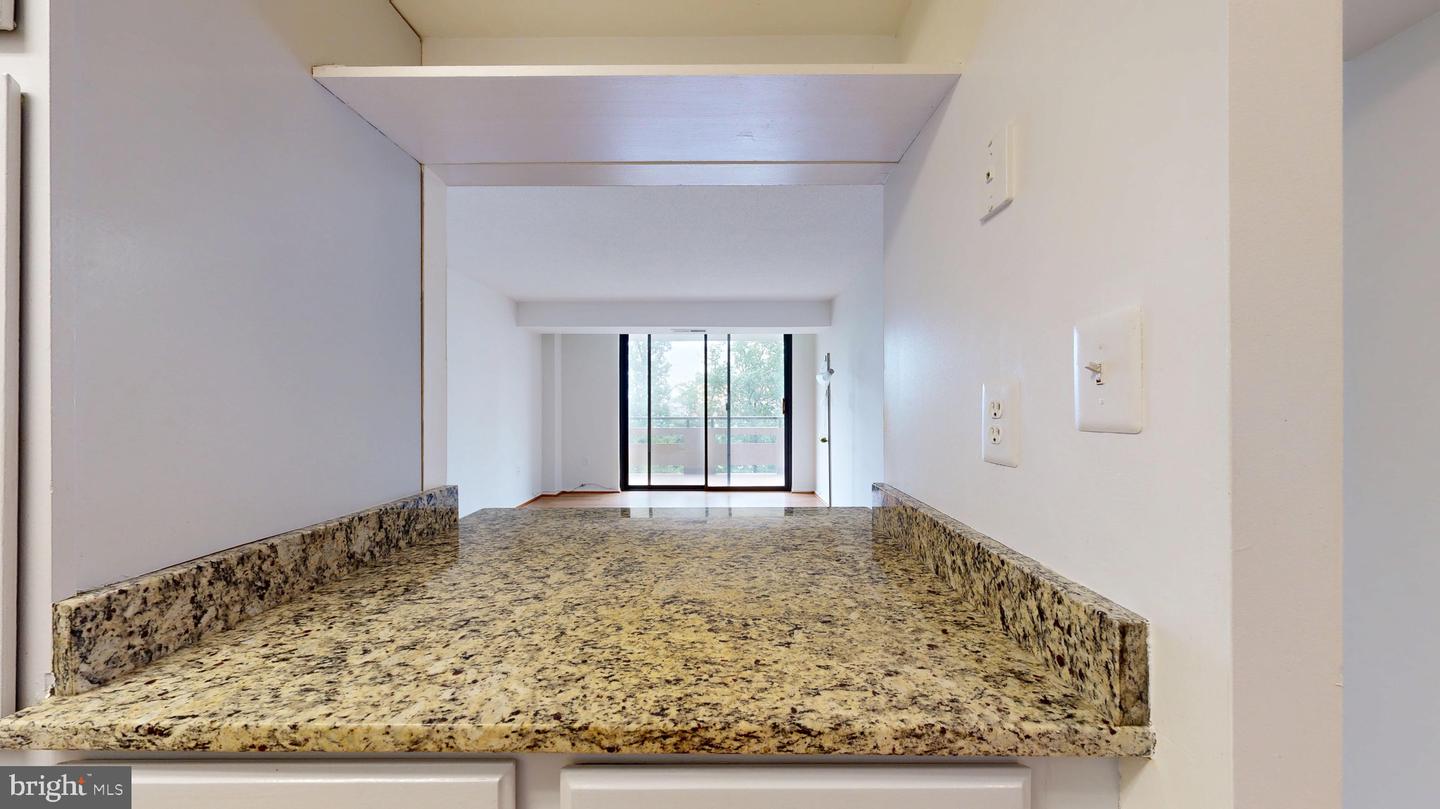 1808 OLD MEADOW RD #1015, MCLEAN, Virginia 22102, 2 Bedrooms Bedrooms, ,2 BathroomsBathrooms,Residential,For sale,1808 OLD MEADOW RD #1015,VAFX2244420 MLS # VAFX2244420