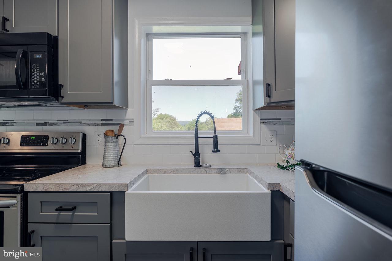 136 ATLANTIC AVE, BROADWAY, Virginia 22815, 2 Bedrooms Bedrooms, ,1 BathroomBathrooms,Residential,For sale,136 ATLANTIC AVE,VARO2002346 MLS # VARO2002346