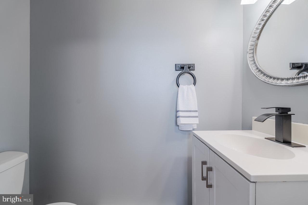 136 ATLANTIC AVE, BROADWAY, Virginia 22815, 2 Bedrooms Bedrooms, ,1 BathroomBathrooms,Residential,For sale,136 ATLANTIC AVE,VARO2002346 MLS # VARO2002346