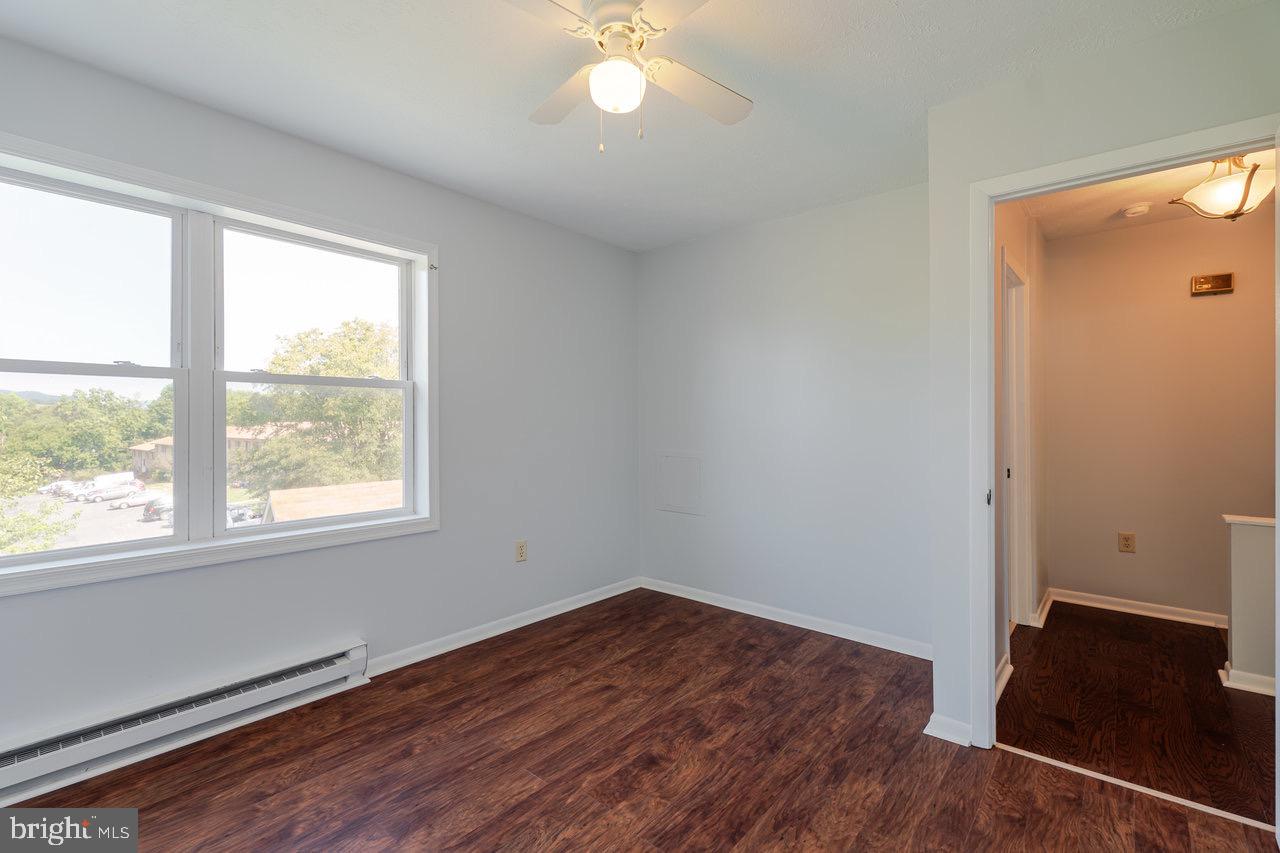 136 ATLANTIC AVE, BROADWAY, Virginia 22815, 2 Bedrooms Bedrooms, ,1 BathroomBathrooms,Residential,For sale,136 ATLANTIC AVE,VARO2002346 MLS # VARO2002346