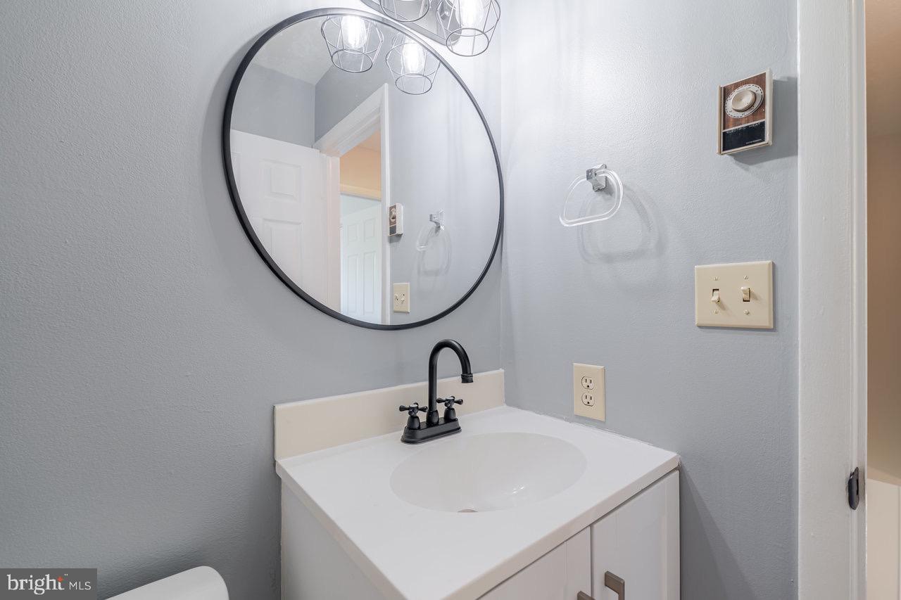 136 ATLANTIC AVE, BROADWAY, Virginia 22815, 2 Bedrooms Bedrooms, ,1 BathroomBathrooms,Residential,For sale,136 ATLANTIC AVE,VARO2002346 MLS # VARO2002346