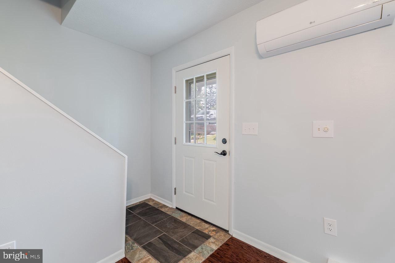 136 ATLANTIC AVE, BROADWAY, Virginia 22815, 2 Bedrooms Bedrooms, ,1 BathroomBathrooms,Residential,For sale,136 ATLANTIC AVE,VARO2002346 MLS # VARO2002346