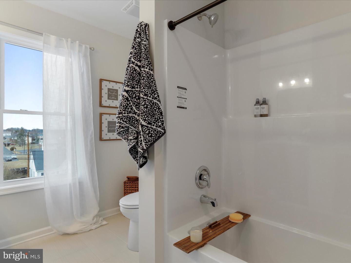 328 11TH ST W, FRONT ROYAL, Virginia 22630, 3 Bedrooms Bedrooms, ,3 BathroomsBathrooms,Residential,For sale,328 11TH ST W,VAWR2011372 MLS # VAWR2011372