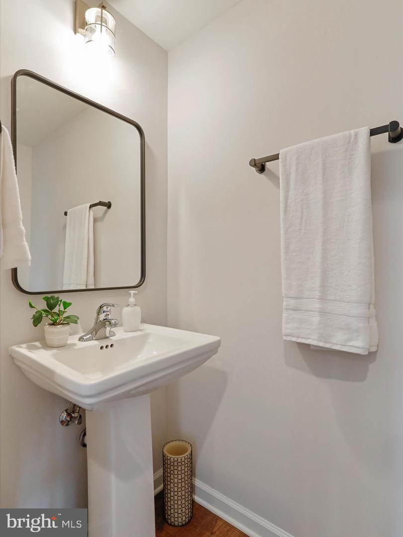 328 11TH ST W, FRONT ROYAL, Virginia 22630, 3 Bedrooms Bedrooms, ,3 BathroomsBathrooms,Residential,For sale,328 11TH ST W,VAWR2011372 MLS # VAWR2011372