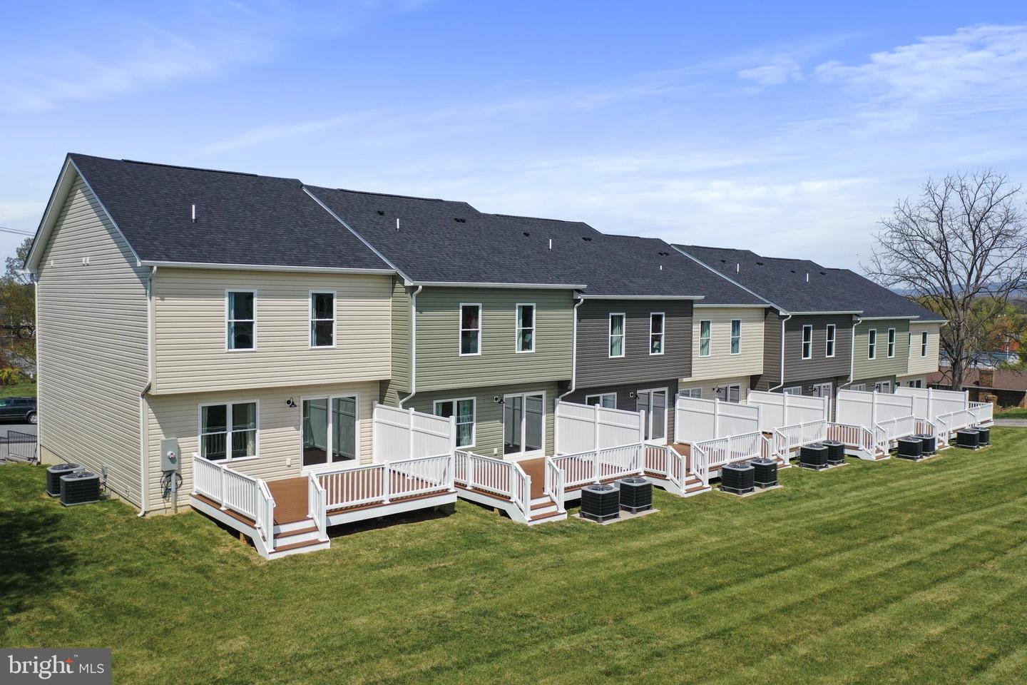 328 11TH ST W, FRONT ROYAL, Virginia 22630, 3 Bedrooms Bedrooms, ,3 BathroomsBathrooms,Residential,For sale,328 11TH ST W,VAWR2011372 MLS # VAWR2011372