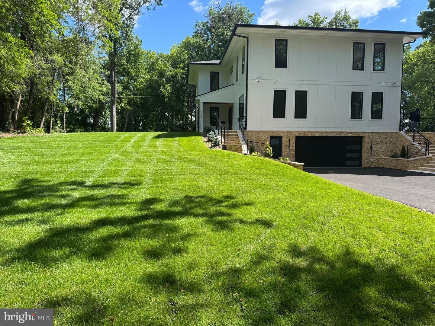 5005 RAVENSWORTH RD, ANNANDALE, Virginia 22003, 5 Bedrooms Bedrooms, ,5 BathroomsBathrooms,Residential,For sale,5005 RAVENSWORTH RD,VAFX2245248 MLS # VAFX2245248