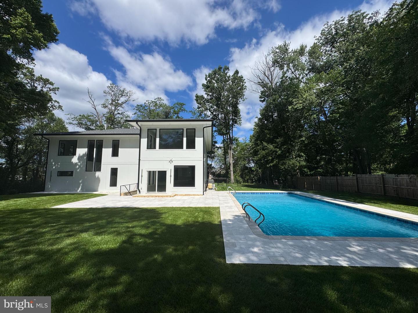 5005 RAVENSWORTH RD, ANNANDALE, Virginia 22003, 5 Bedrooms Bedrooms, ,5 BathroomsBathrooms,Residential,For sale,5005 RAVENSWORTH RD,VAFX2245248 MLS # VAFX2245248