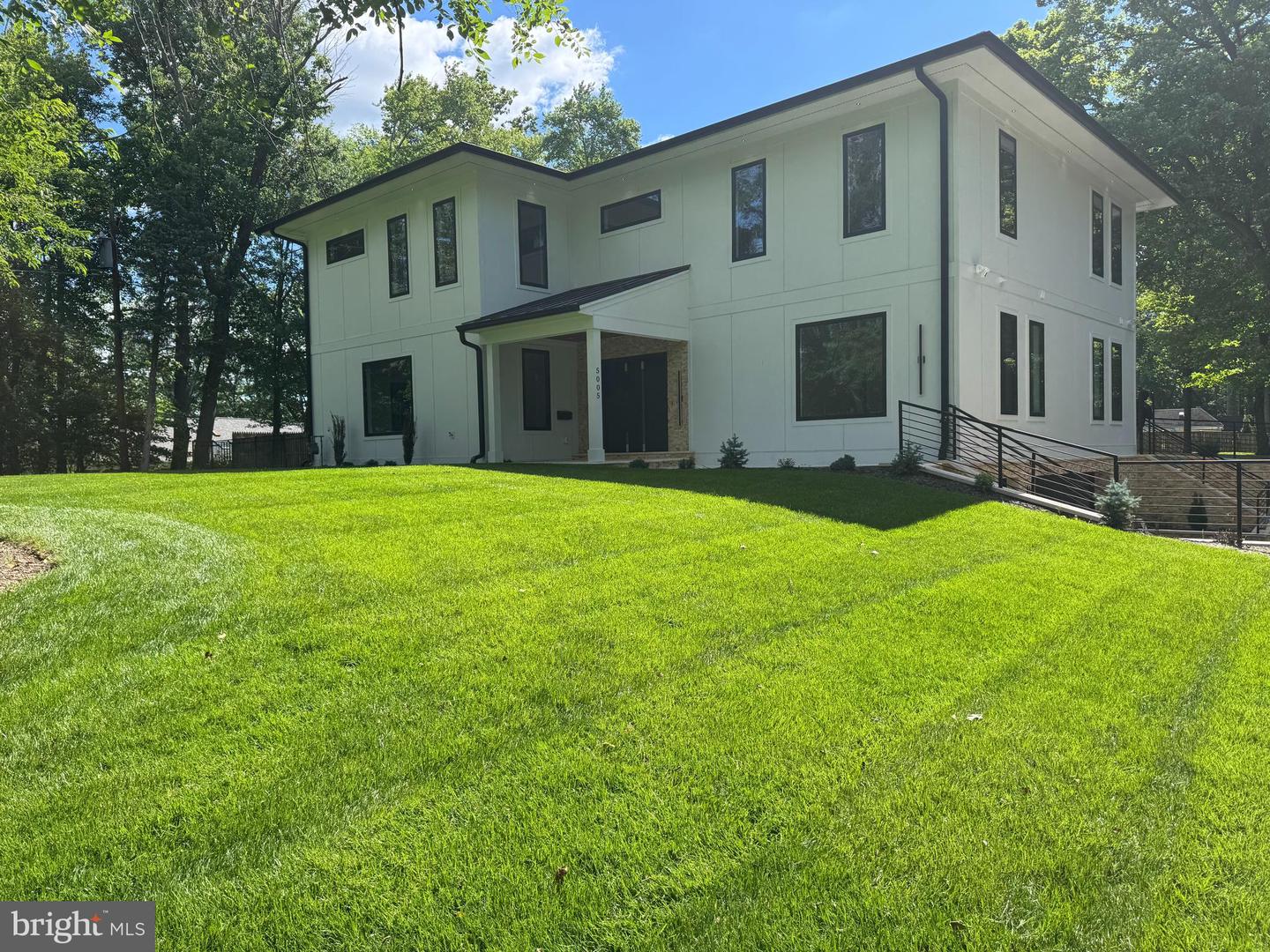5005 RAVENSWORTH RD, ANNANDALE, Virginia 22003, 5 Bedrooms Bedrooms, ,5 BathroomsBathrooms,Residential,For sale,5005 RAVENSWORTH RD,VAFX2245248 MLS # VAFX2245248